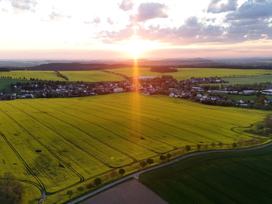Blick von oben bei Sonnenuntergang