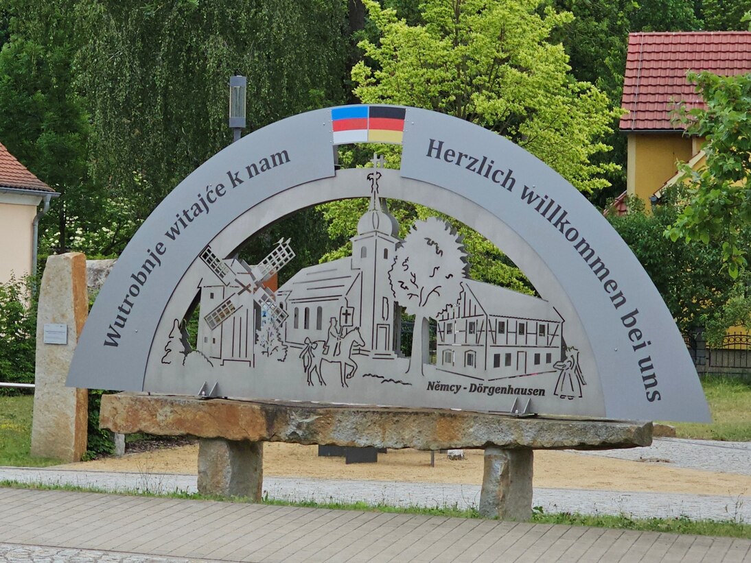 Aufschrift Herzlich Willkommen bei uns auch in sorbisch