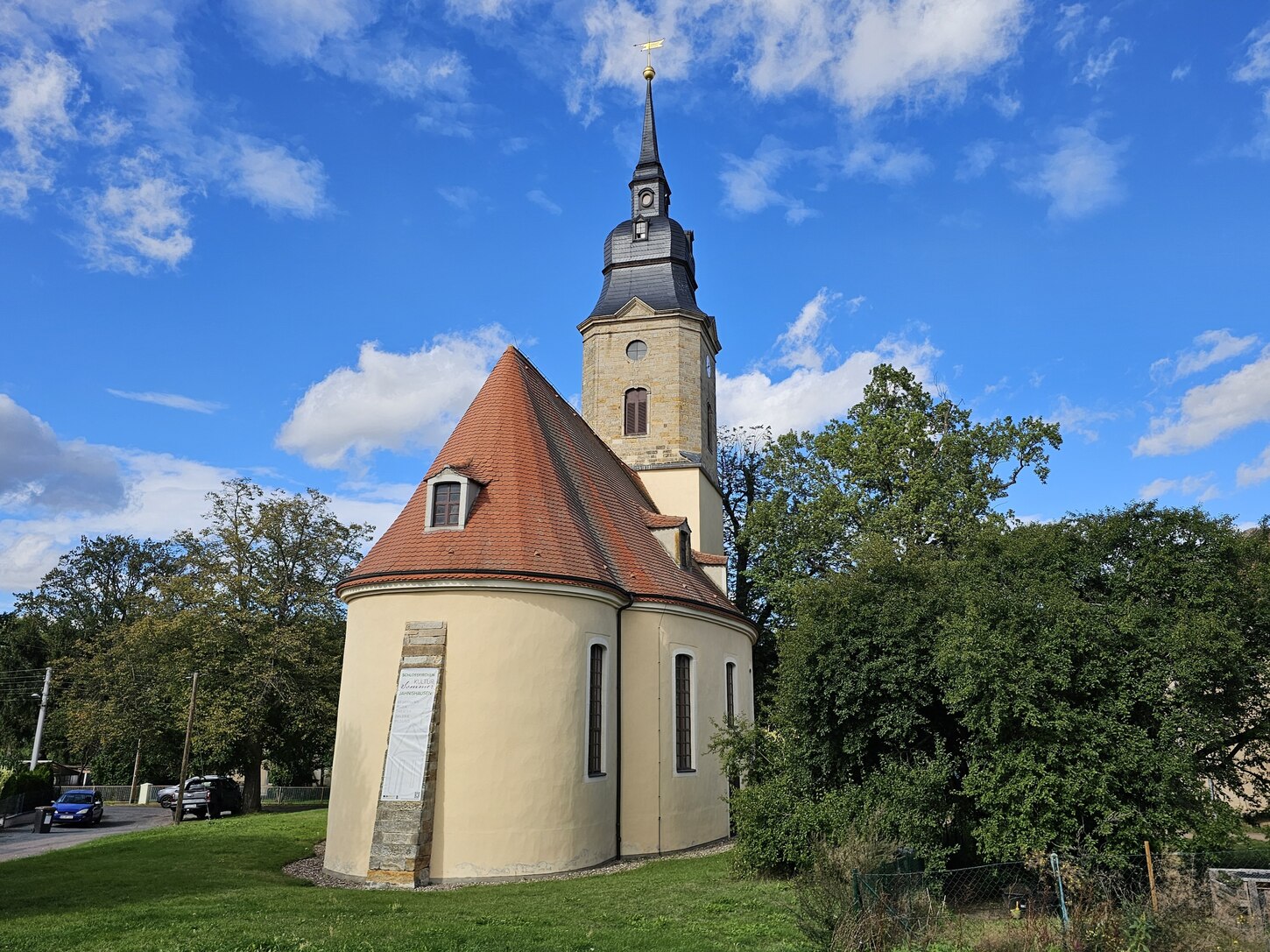 Blick auf die Kirche