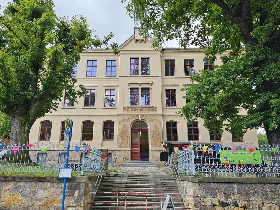 Blick auf dem Eingangsbereich mit Treppe