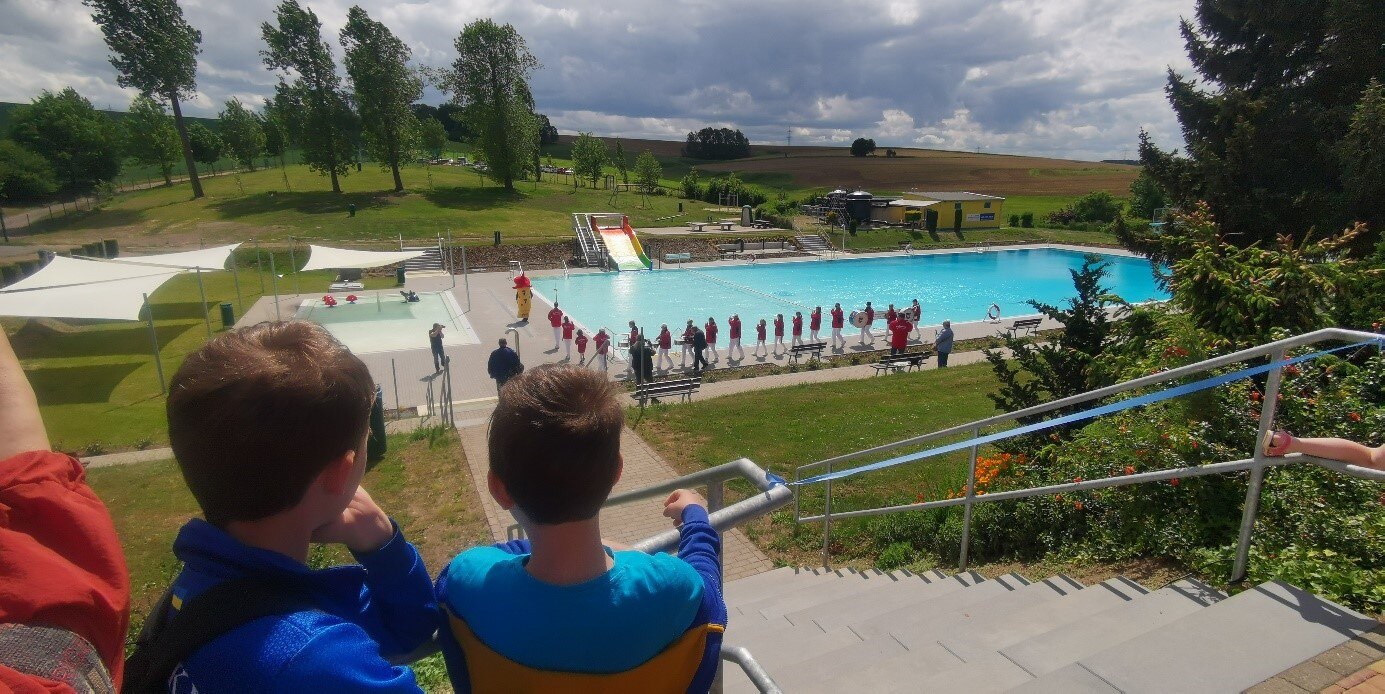 Blick auf modernisiertes Freibad in Hainichen