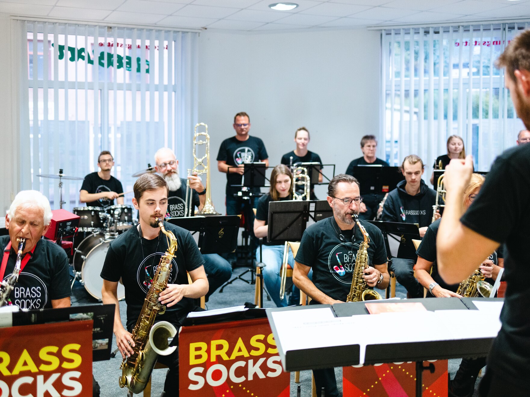 Die BigBand Brasssocks in Brunndöbra bei einer Probe.