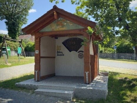 Das Rad der Zeit in einem kleinen Umgebindehaus